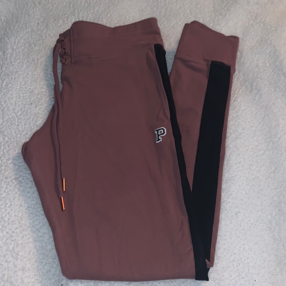 PINK Victoria’s Secret leggings